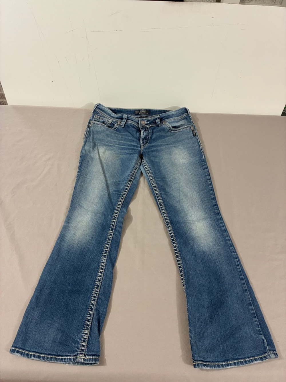 Silver Jeans Women's Medium Blue Flare Jeans